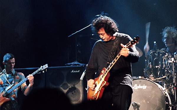 Jimmy Page, Charlie Jones & Michael Lee, July 16th, 1998 at MSG, NYC